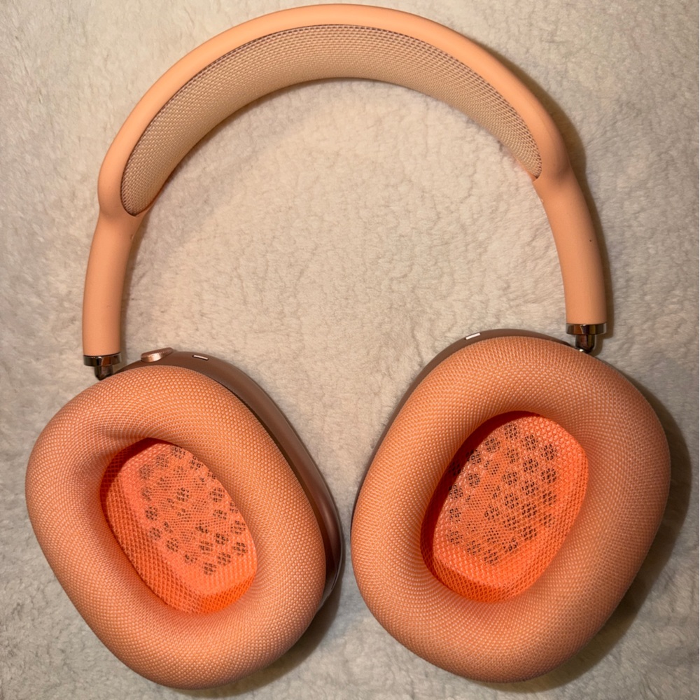 Pink AirPod Max 💗🎧 - Picture 7 of 8